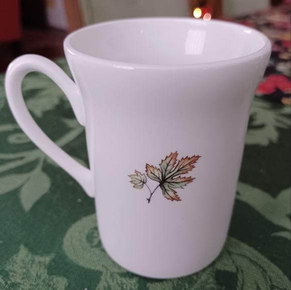 Windsor Bone China Canadian Centennial Commemorative Mug - Picture 6 of 8